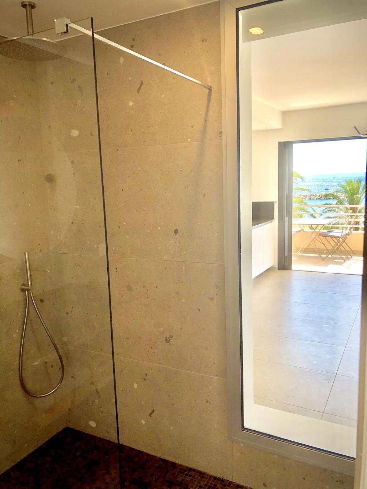 Appartement T3 Lumineux Traversant Totalement Neuf En Face De La Plage Front De Mer Vue Sur Les Iles Vue Mer Panoramique Assuree Residence De La Plage Centre Ville Du Lavandou 3Eme Etage Avec Ascenseur Appartement T3 Le Lavandou Bagian luar foto