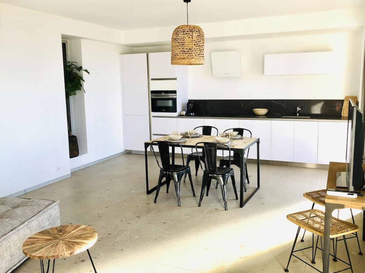 Appartement T3 Lumineux Traversant Totalement Neuf En Face De La Plage Front De Mer Vue Sur Les Iles Vue Mer Panoramique Assuree Residence De La Plage Centre Ville Du Lavandou 3Eme Etage Avec Ascenseur Appartement T3 Le Lavandou Bagian luar foto