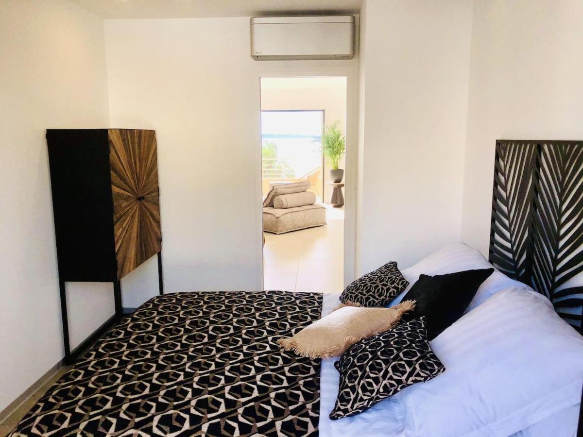 Appartement T3 Lumineux Traversant Totalement Neuf En Face De La Plage Front De Mer Vue Sur Les Iles Vue Mer Panoramique Assuree Residence De La Plage Centre Ville Du Lavandou 3Eme Etage Avec Ascenseur Appartement T3 Le Lavandou Bagian luar foto