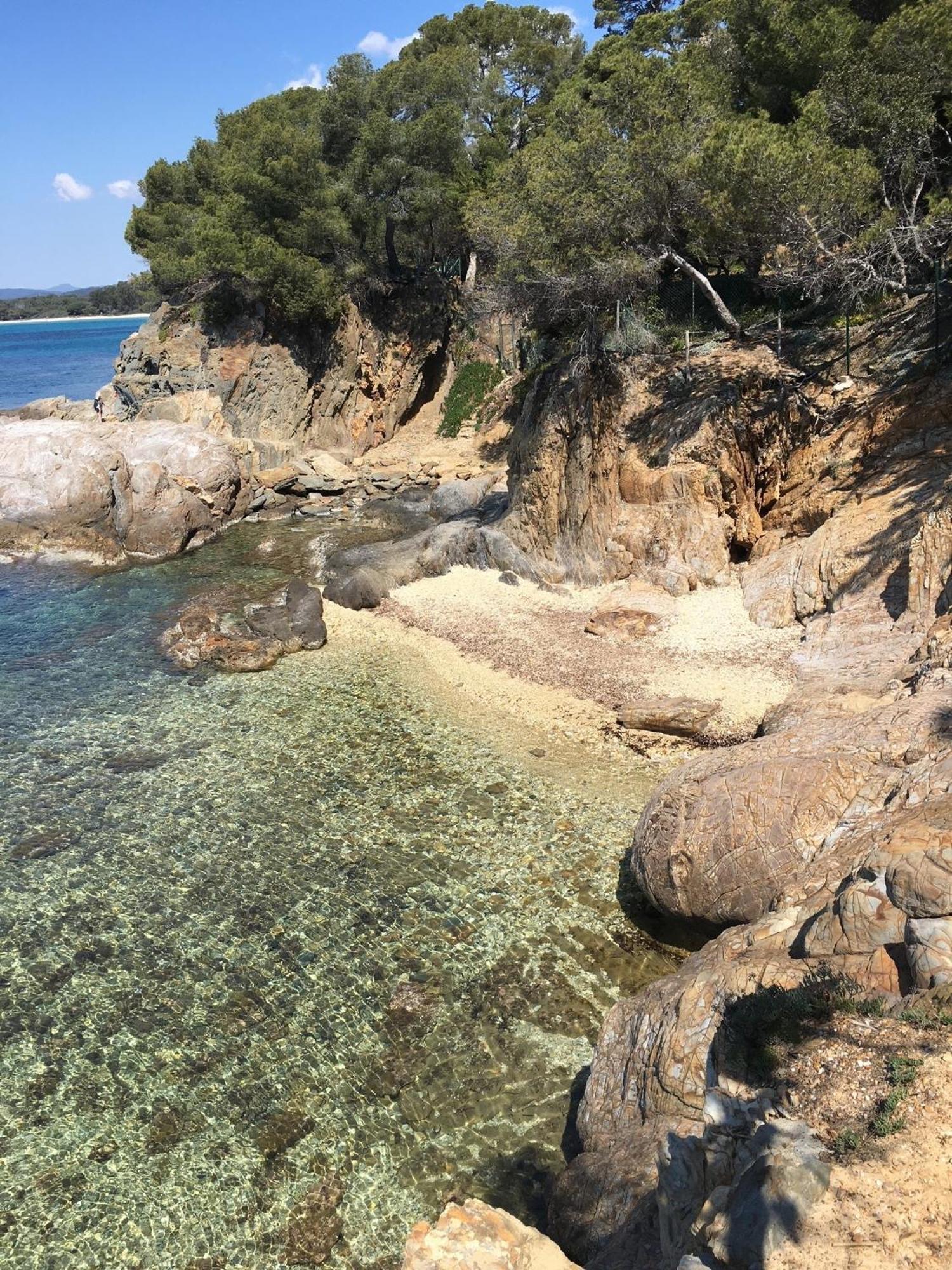 Appartement T3 Lumineux Traversant Totalement Neuf En Face De La Plage Front De Mer Vue Sur Les Iles Vue Mer Panoramique Assuree Residence De La Plage Centre Ville Du Lavandou 3Eme Etage Avec Ascenseur Appartement T3 Le Lavandou Bagian luar foto